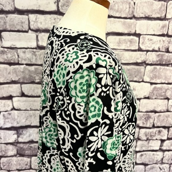Charter Club Black, White & Green V-Neck Blouse Size 1X - Picture 8 of 9
